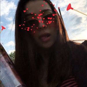 Meet your Posher, Chloe